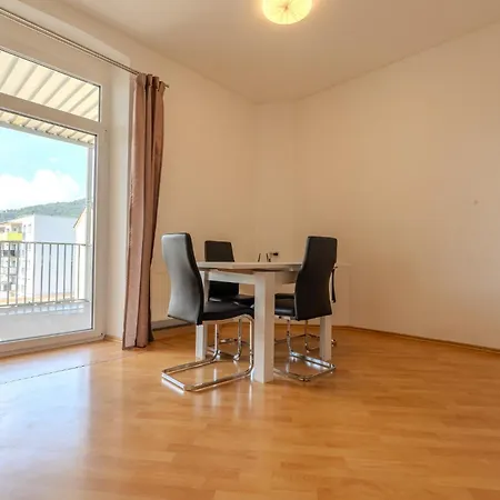 Whats-App Self Check-In - Leoben Apartments Daire